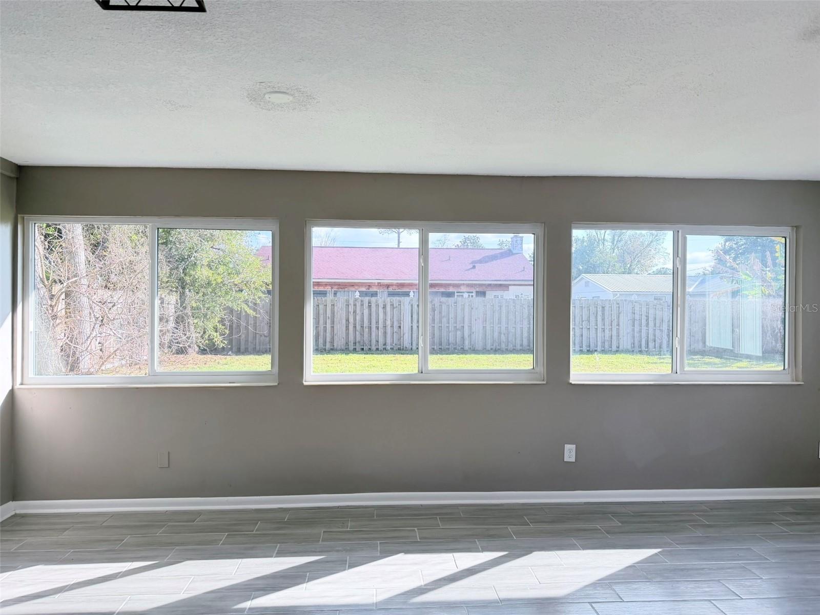 PALM HARBOR CENTER PH01 - Residential Lease