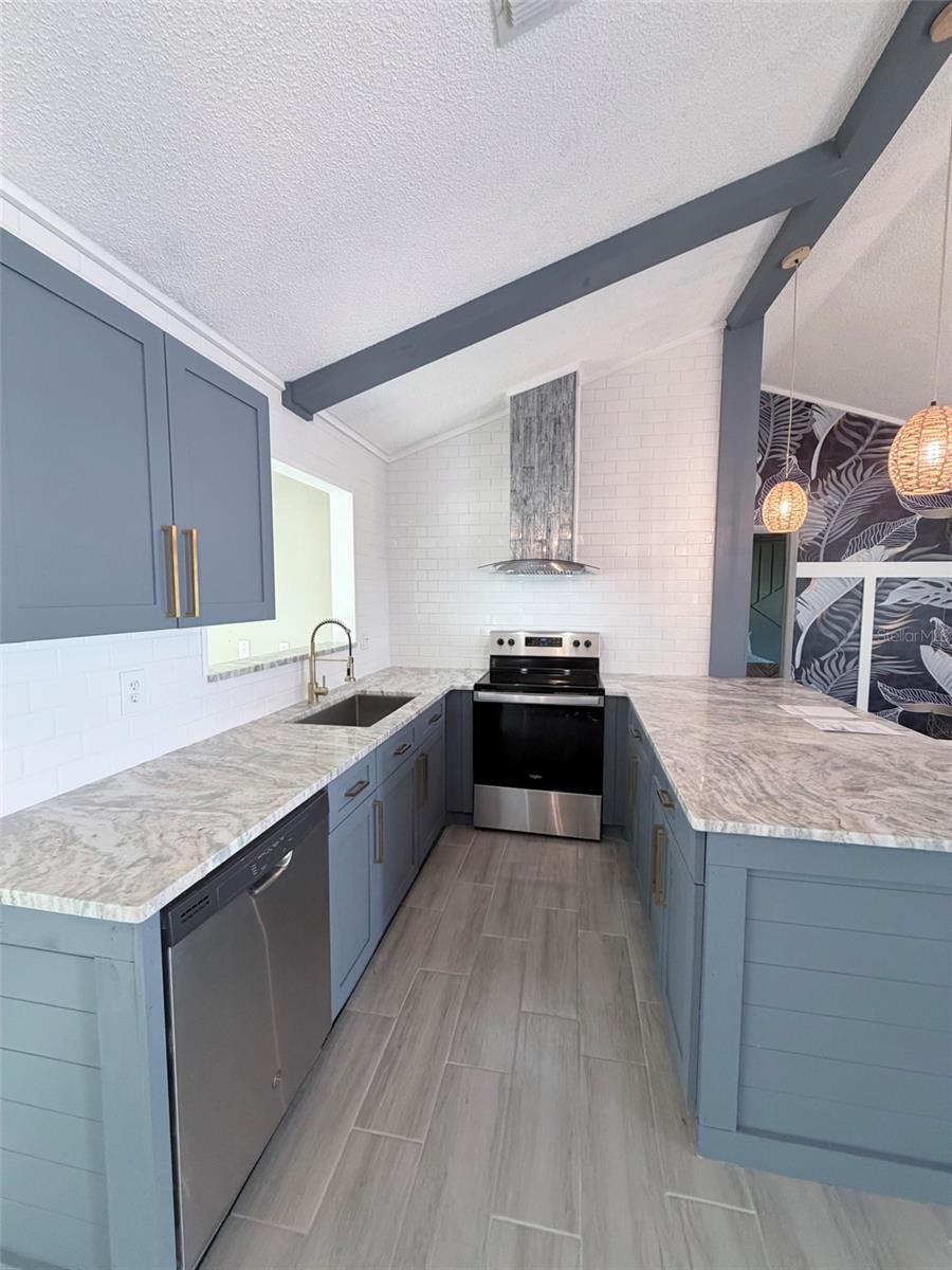 PALM HARBOR CENTER PH01 - Residential Lease