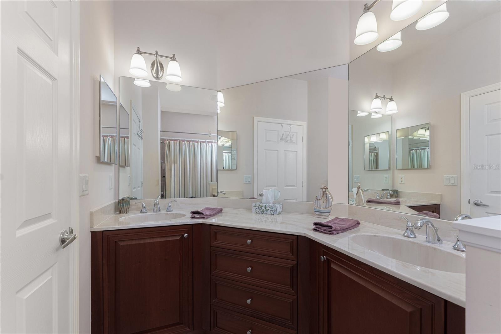 ACAPULCO PLACE - Residential