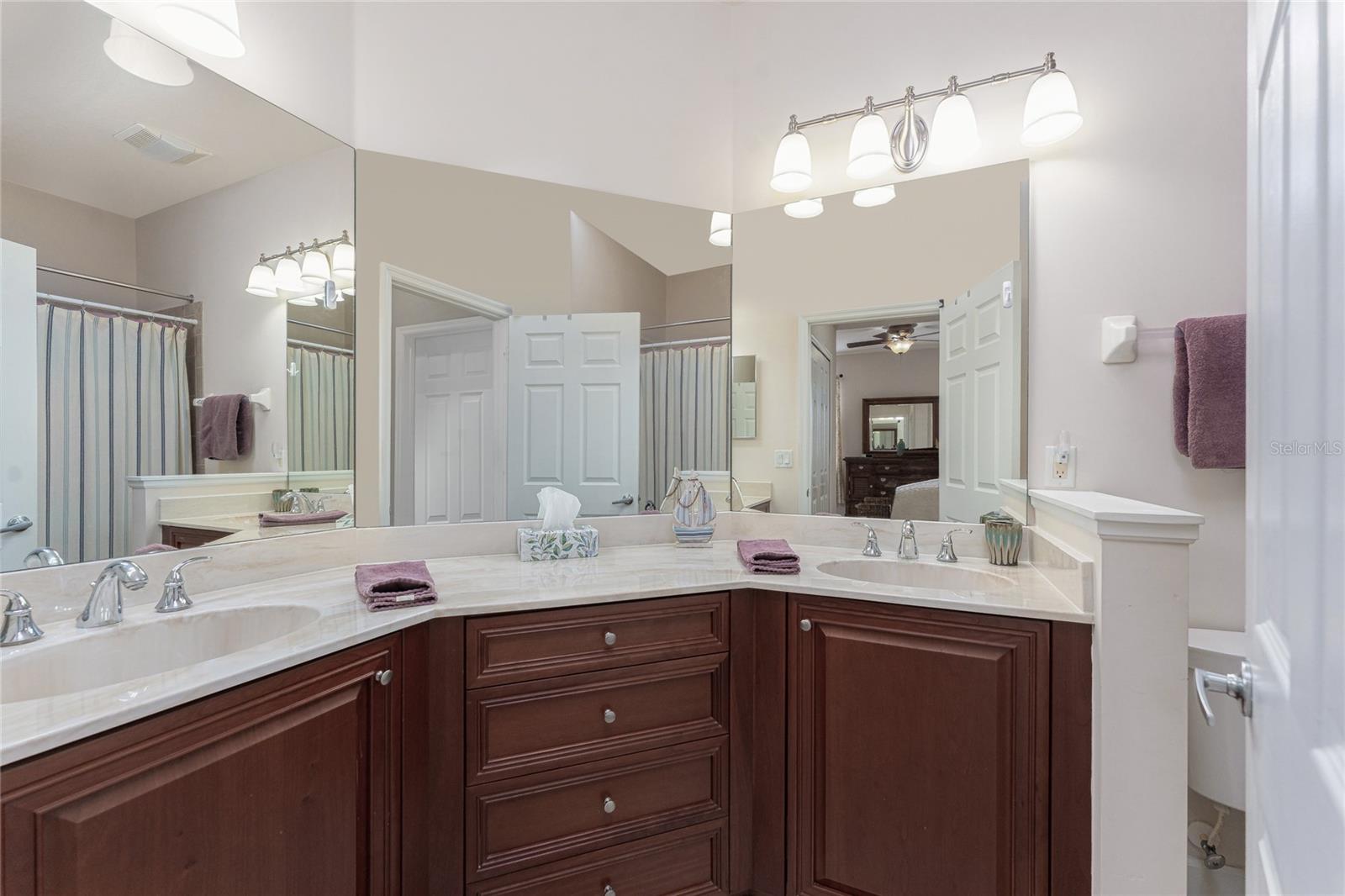 ACAPULCO PLACE - Residential