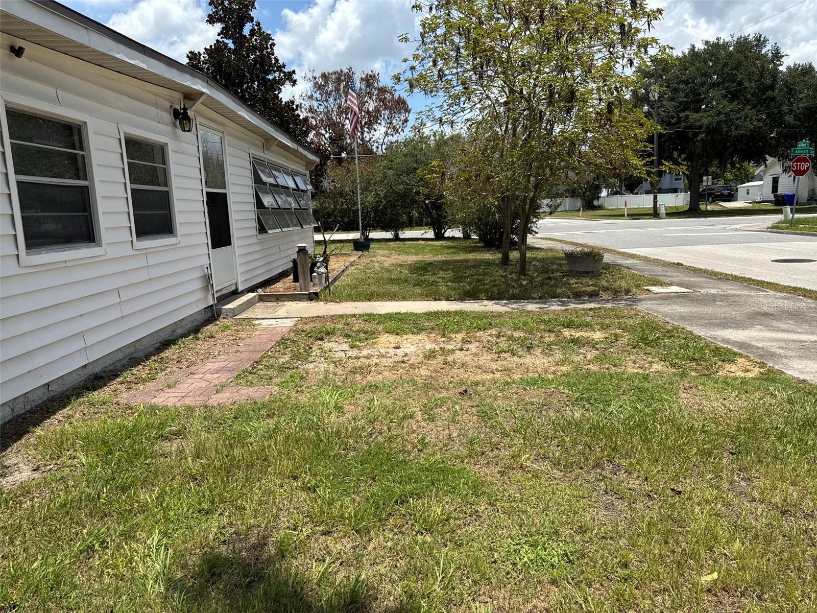 1404 EMMETT STREET