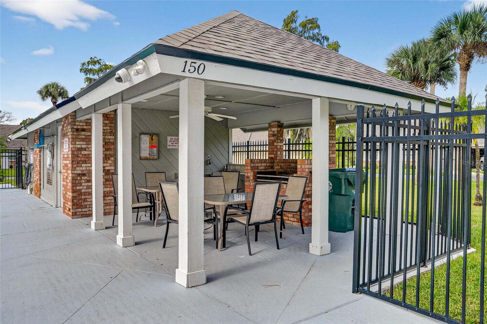 HAWKS LANDING AT PELICAN BAY CONDO PH 01-06 AMD 01 - Residential