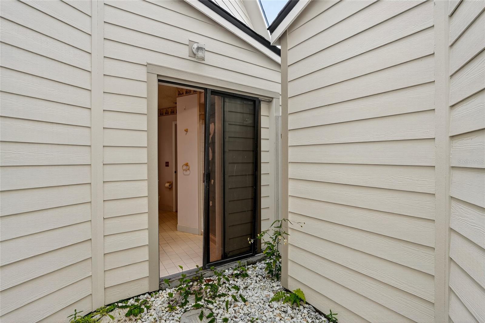 HAWKS LANDING AT PELICAN BAY CONDO PH 01-06 AMD 01 - Residential