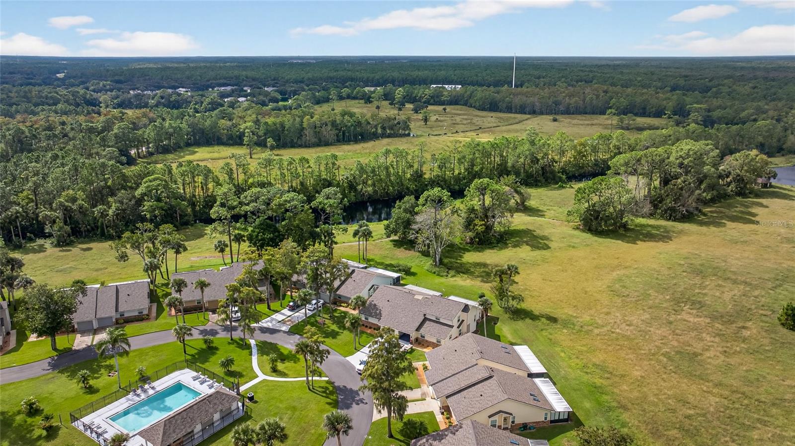 HAWKS LANDING AT PELICAN BAY CONDO PH 01-06 AMD 01 - Residential