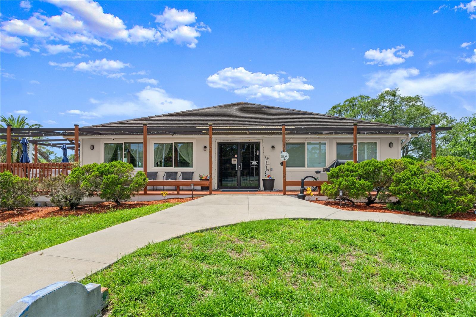 HAWKS LANDING AT PELICAN BAY CONDO PH 01-06 AMD 01 - Residential