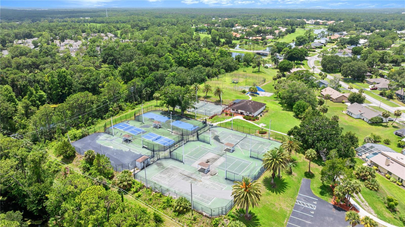 HAWKS LANDING AT PELICAN BAY CONDO PH 01-06 AMD 01 - Residential