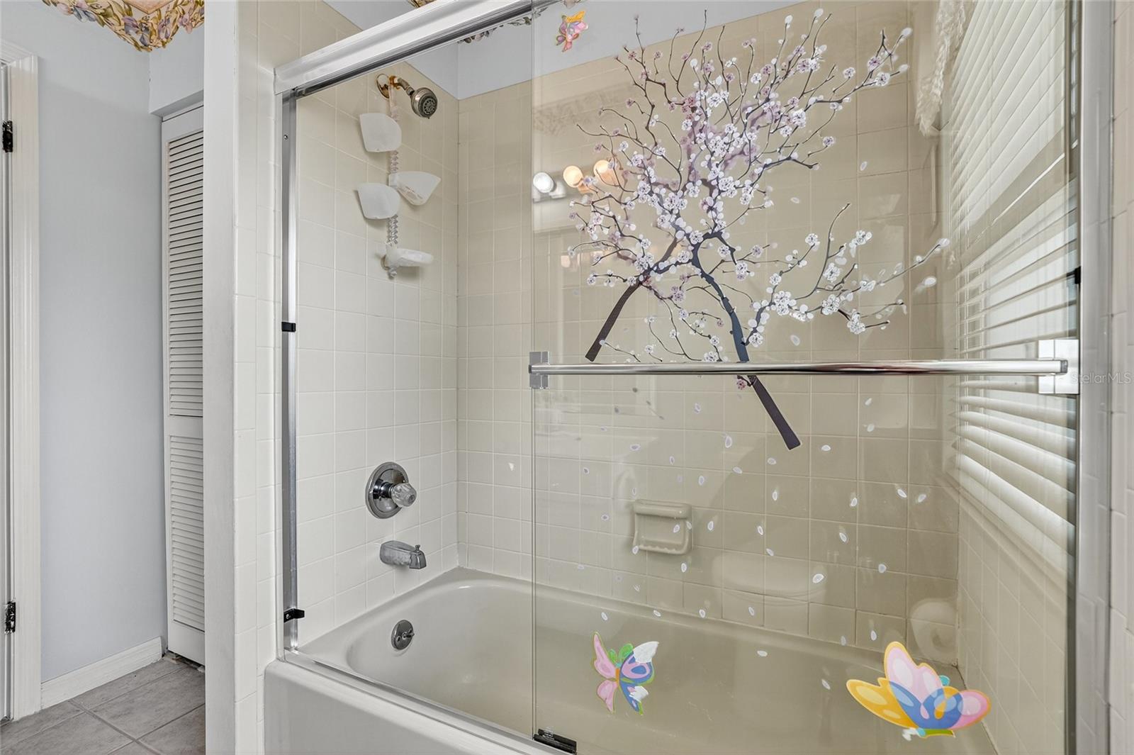 HAWKS LANDING AT PELICAN BAY CONDO PH 01-06 AMD 01 - Residential