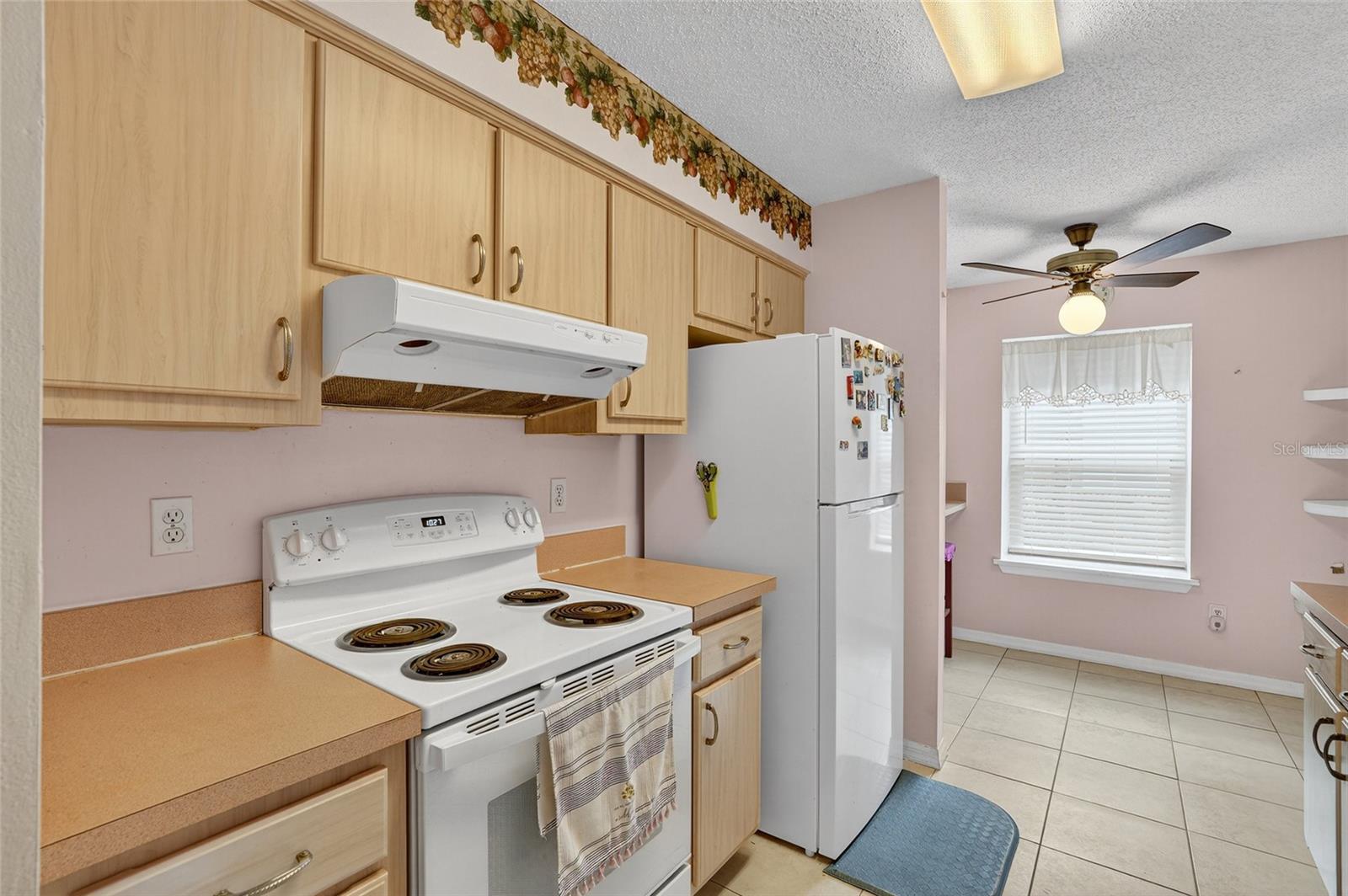 HAWKS LANDING AT PELICAN BAY CONDO PH 01-06 AMD 01 - Residential