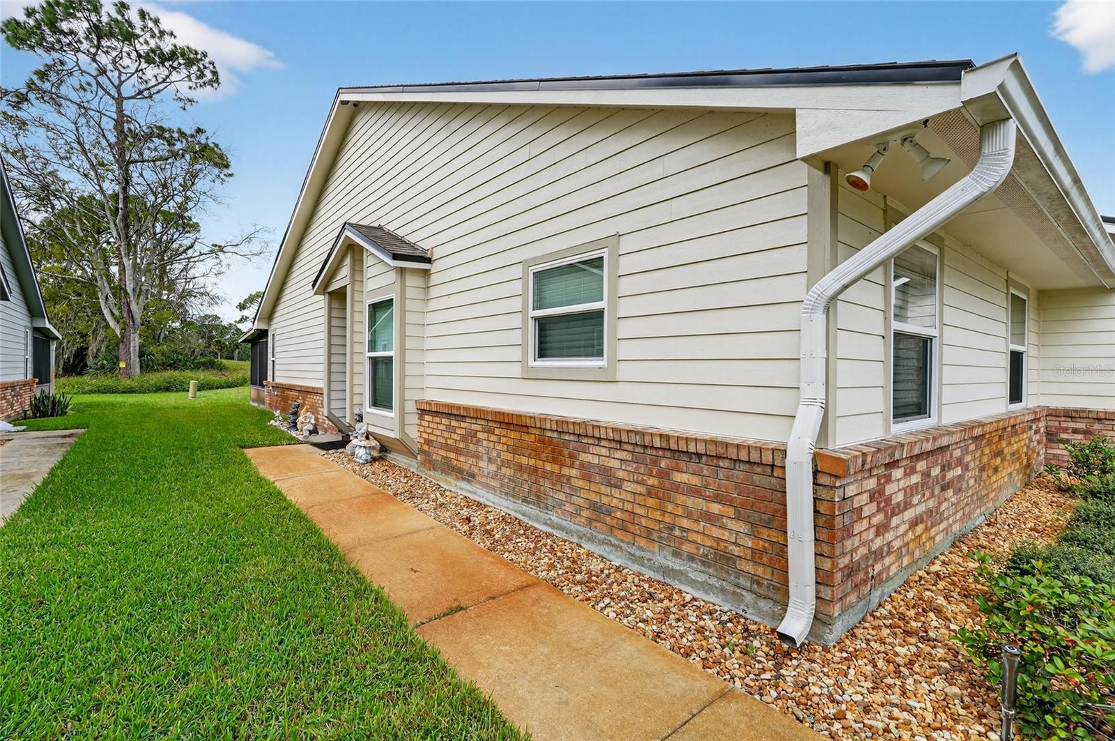 HAWKS LANDING AT PELICAN BAY CONDO PH 01-06 AMD 01 - Residential