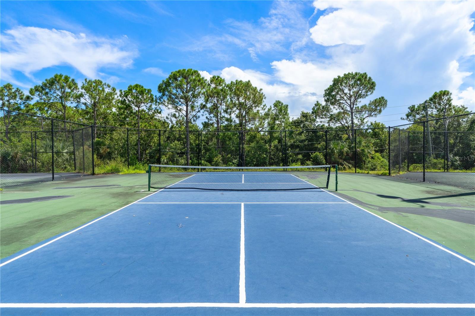 HAWKS LANDING AT PELICAN BAY CONDO PH 01-06 AMD 01 - Residential