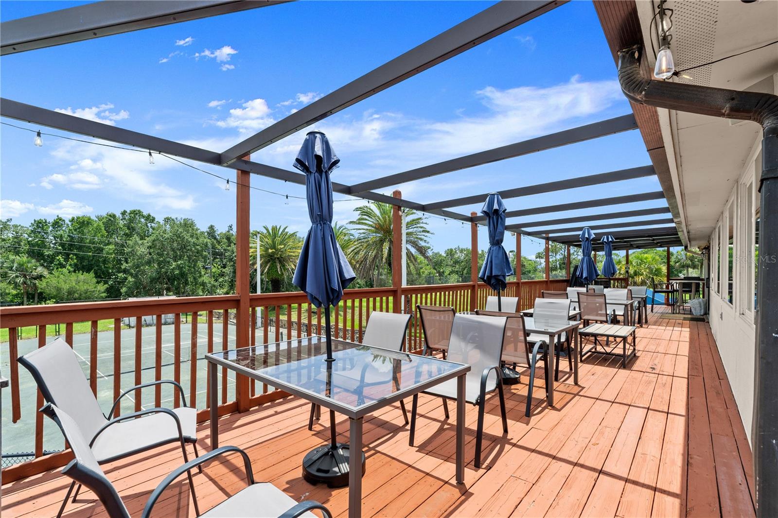 HAWKS LANDING AT PELICAN BAY CONDO PH 01-06 AMD 01 - Residential