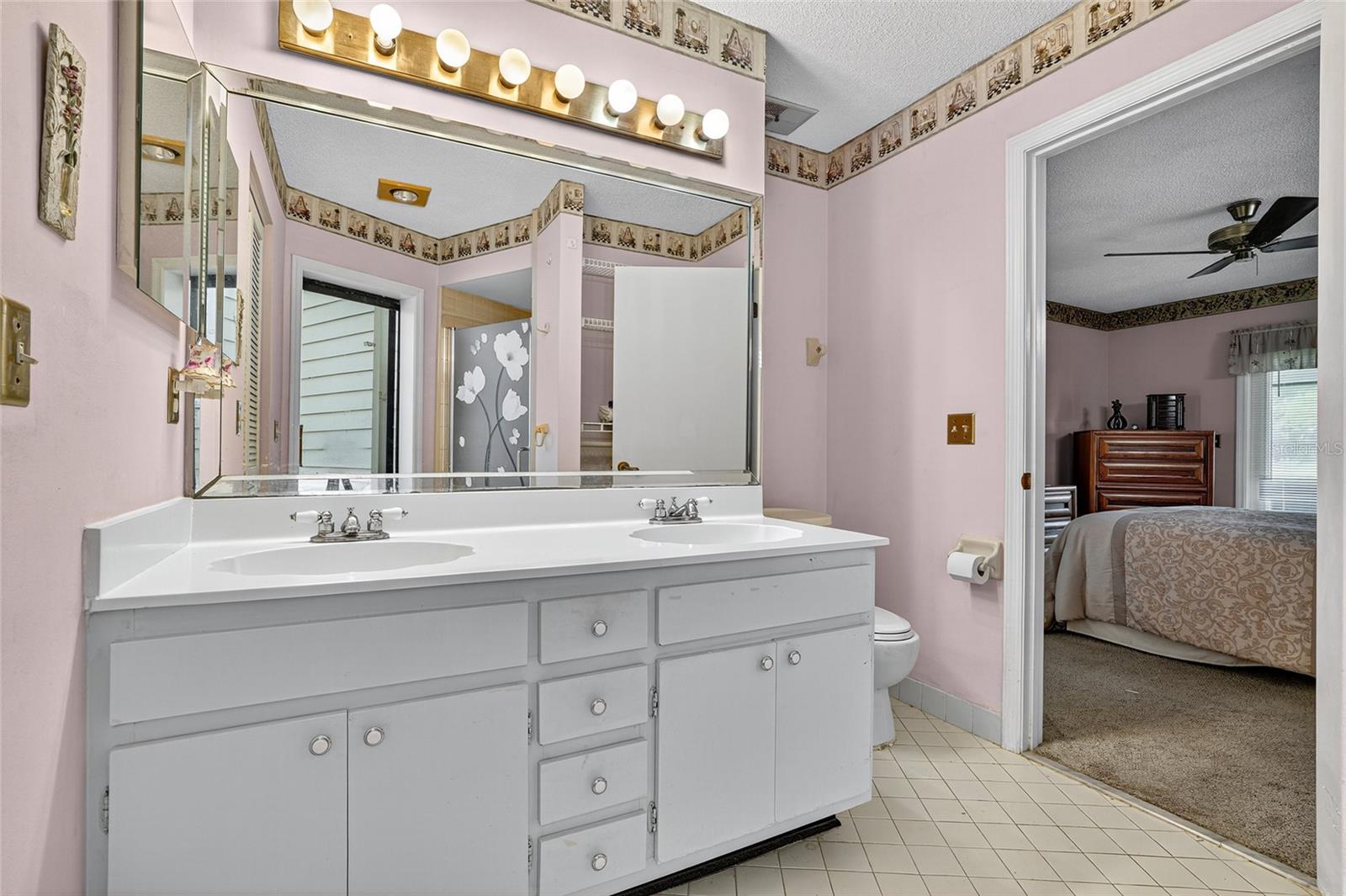 HAWKS LANDING AT PELICAN BAY CONDO PH 01-06 AMD 01 - Residential