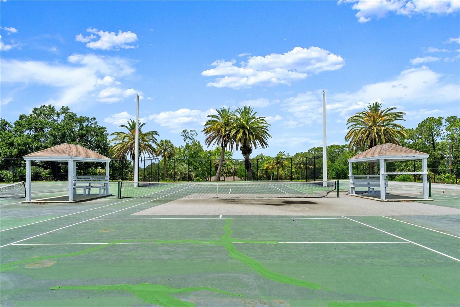 HAWKS LANDING AT PELICAN BAY CONDO PH 01-06 AMD 01 - Residential