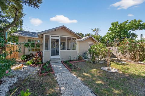 Photo of 2700 25th Avenue N, St Petersburg, FL 33713 (MLS # TB8437797)