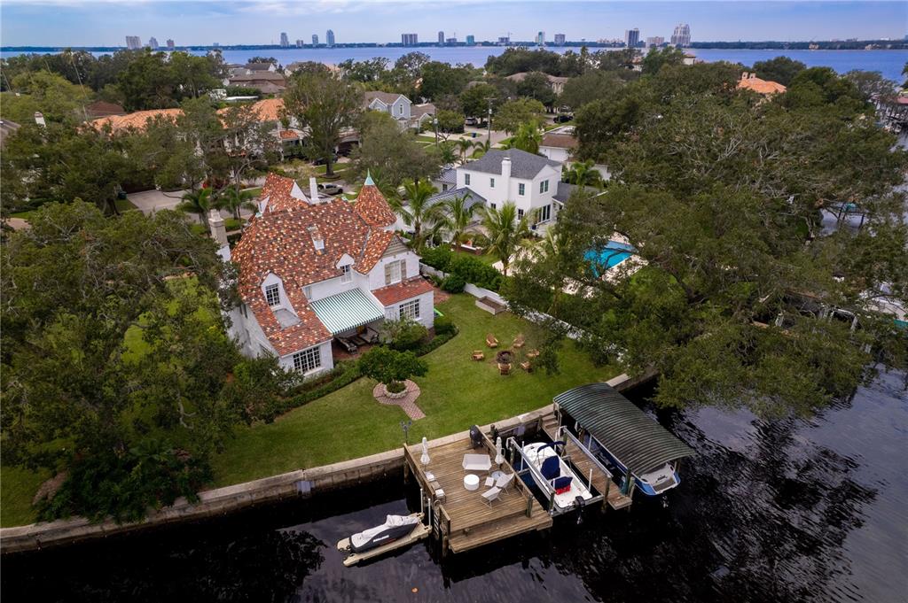 DAVIS ISLANDS PB10 PG52 TO 57 - Residential