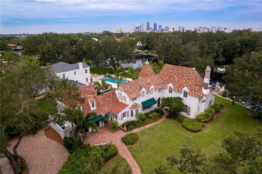 DAVIS ISLANDS PB10 PG52 TO 57 - Residential