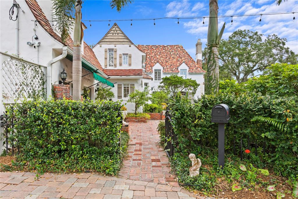 DAVIS ISLANDS PB10 PG52 TO 57 - Residential