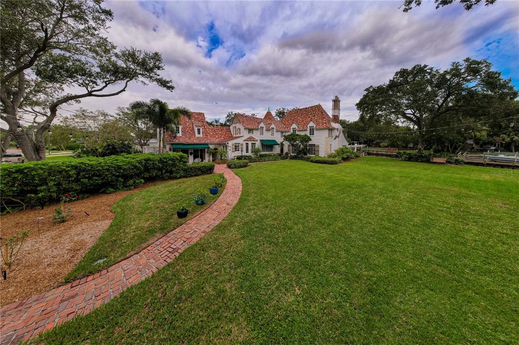 DAVIS ISLANDS PB10 PG52 TO 57 - Residential