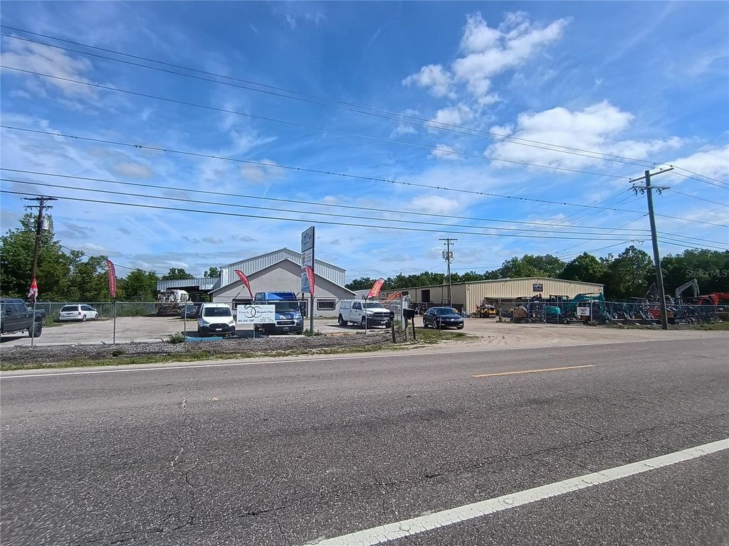 Photo of 3404 E 92, Plant City, FL 33566 (MLS # S5147828)
