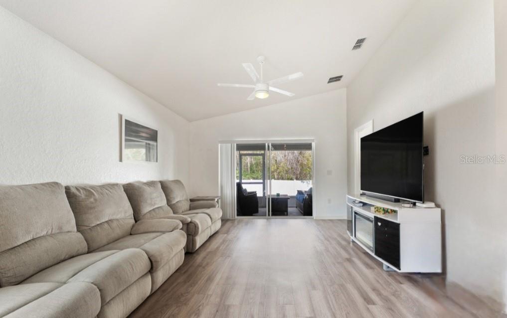 BREAKWATER COVE - Residential