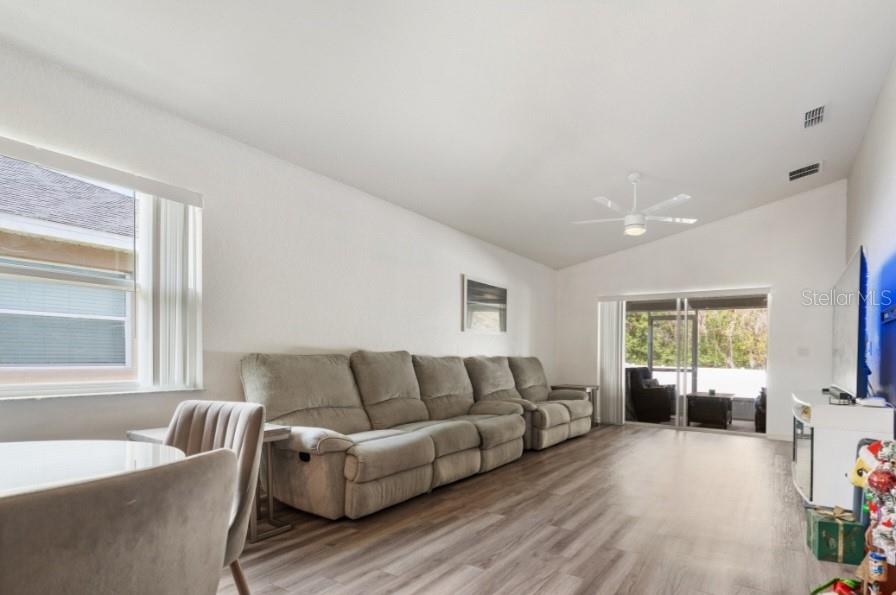 979 PEARLY RIDGE LANE