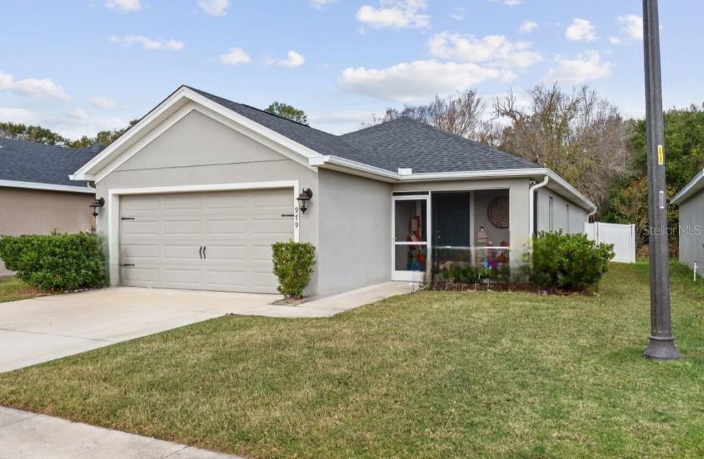 Photo of 979 Pearly Ridge Lane, Lakeland, FL 33809 (MLS # TB8477489)