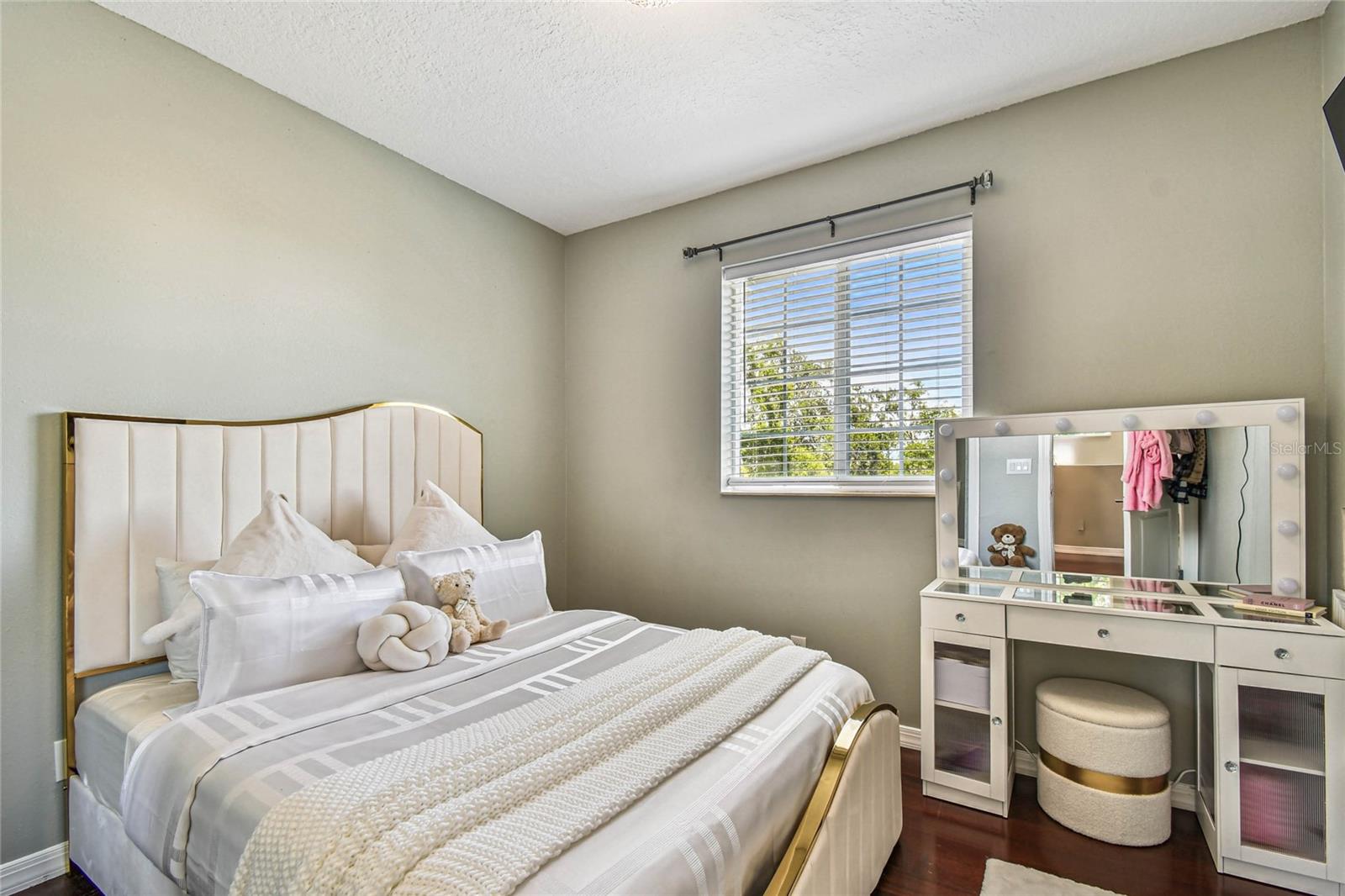 BAYNARD LEE JR 4 - Residential