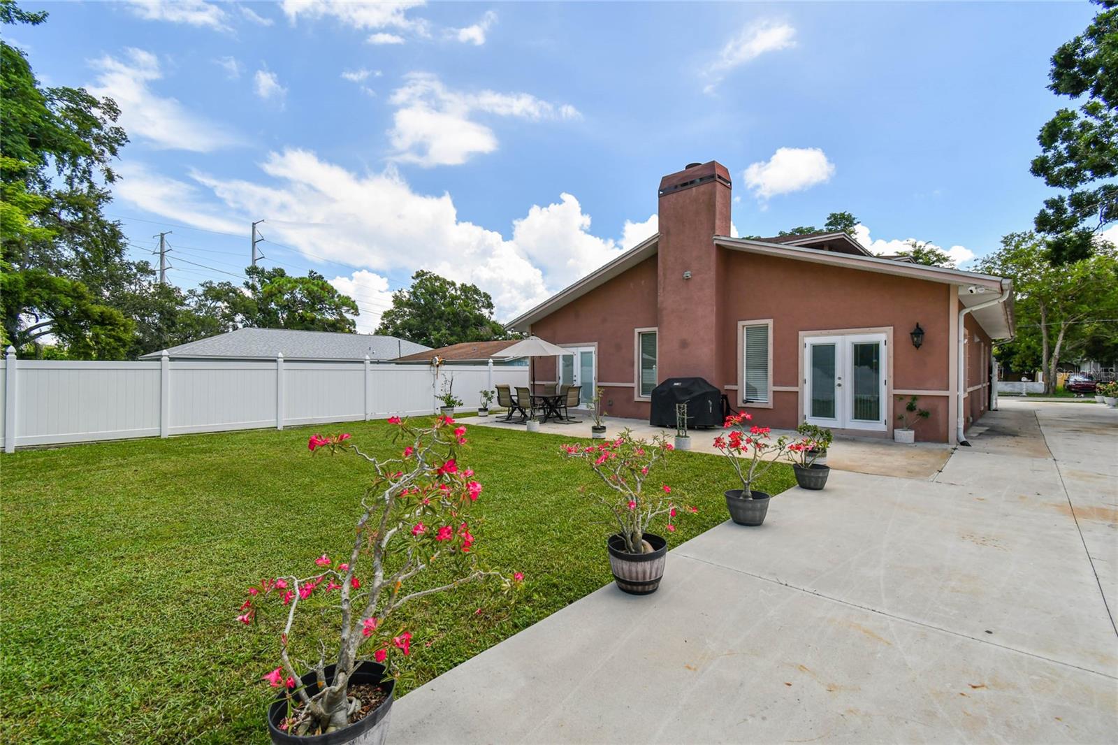 BAYNARD LEE JR 4 - Residential