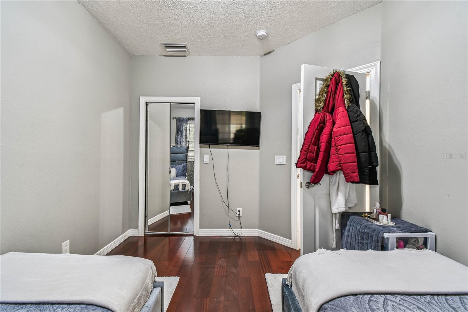 BAYNARD LEE JR 4 - Residential