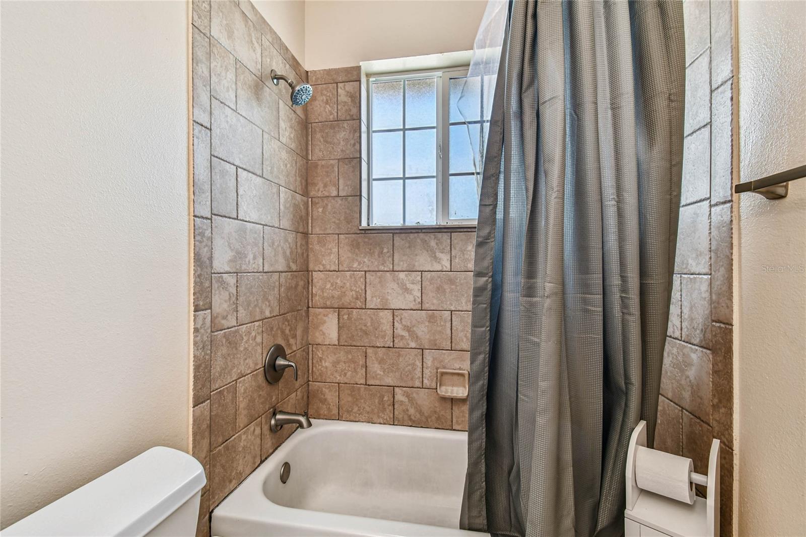 BAYNARD LEE JR 4 - Residential