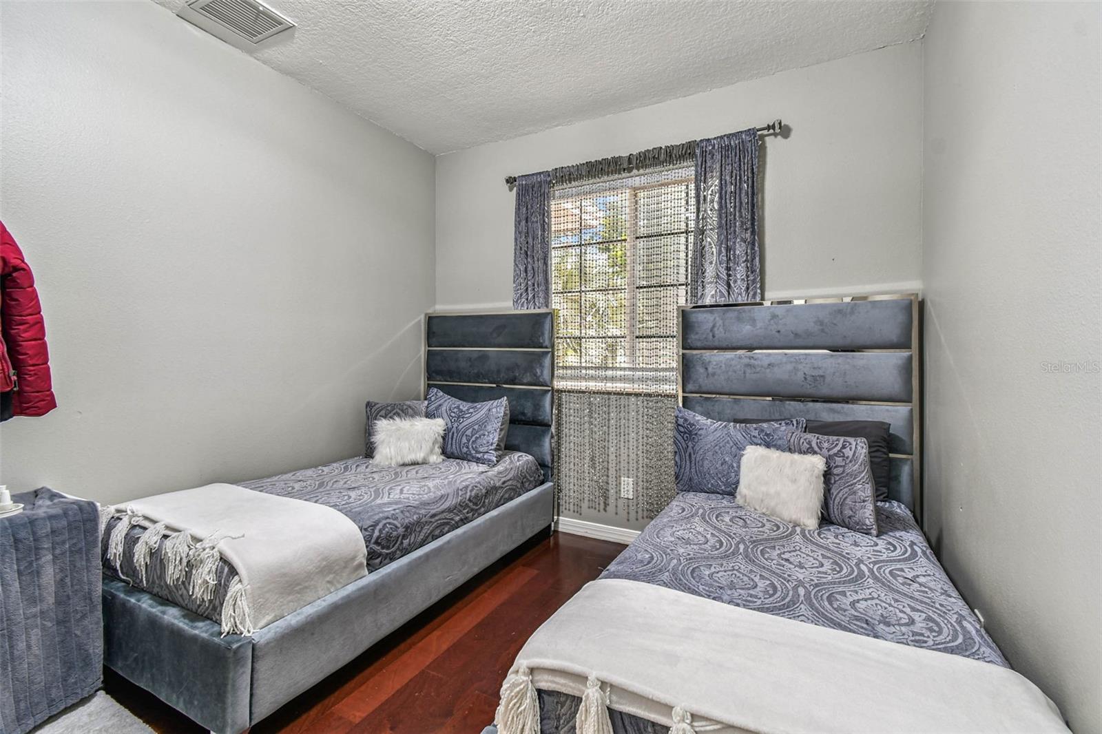 BAYNARD LEE JR 4 - Residential