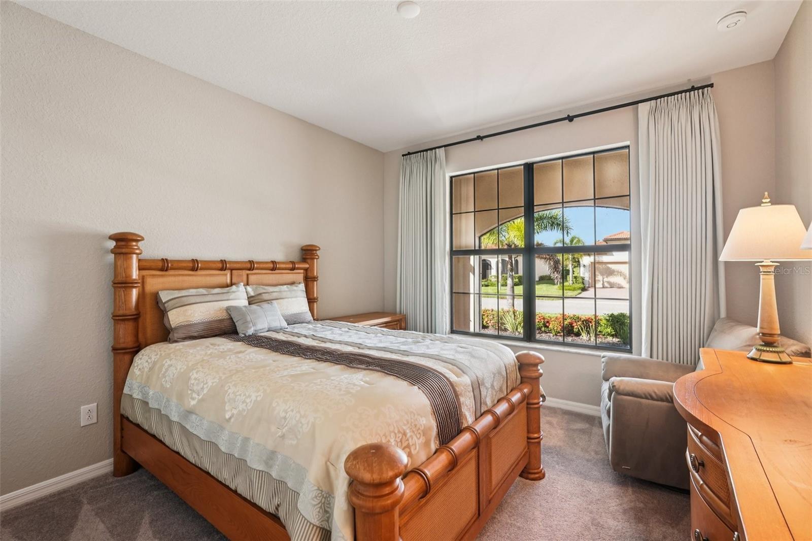 SARASOTA NATIONAL PH 13-B - Residential