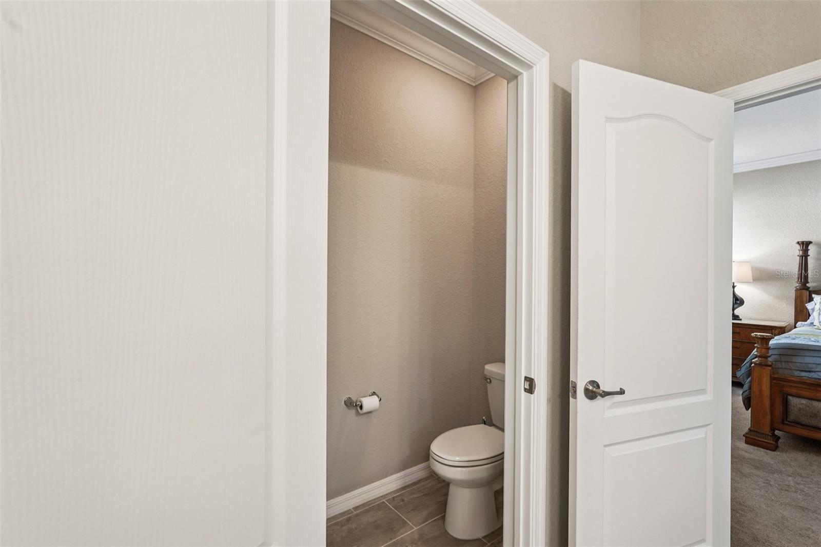 SARASOTA NATIONAL PH 13-B - Residential