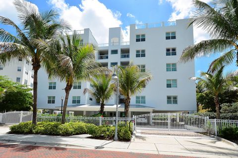 Photo of 650 Golden Gate Point #602, Sarasota, FL 34236 (MLS # A4667515)