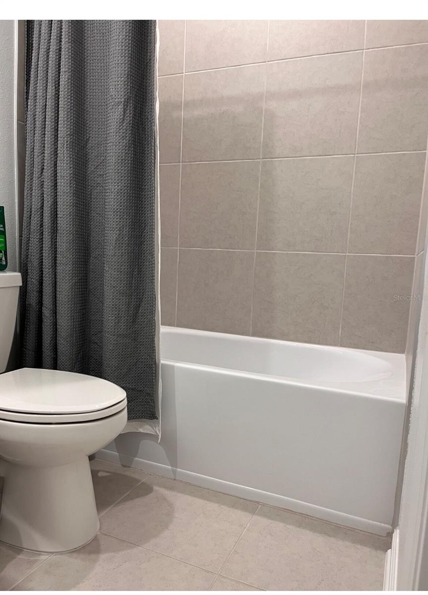 CHATEAU/ASTONIA - Residential Lease