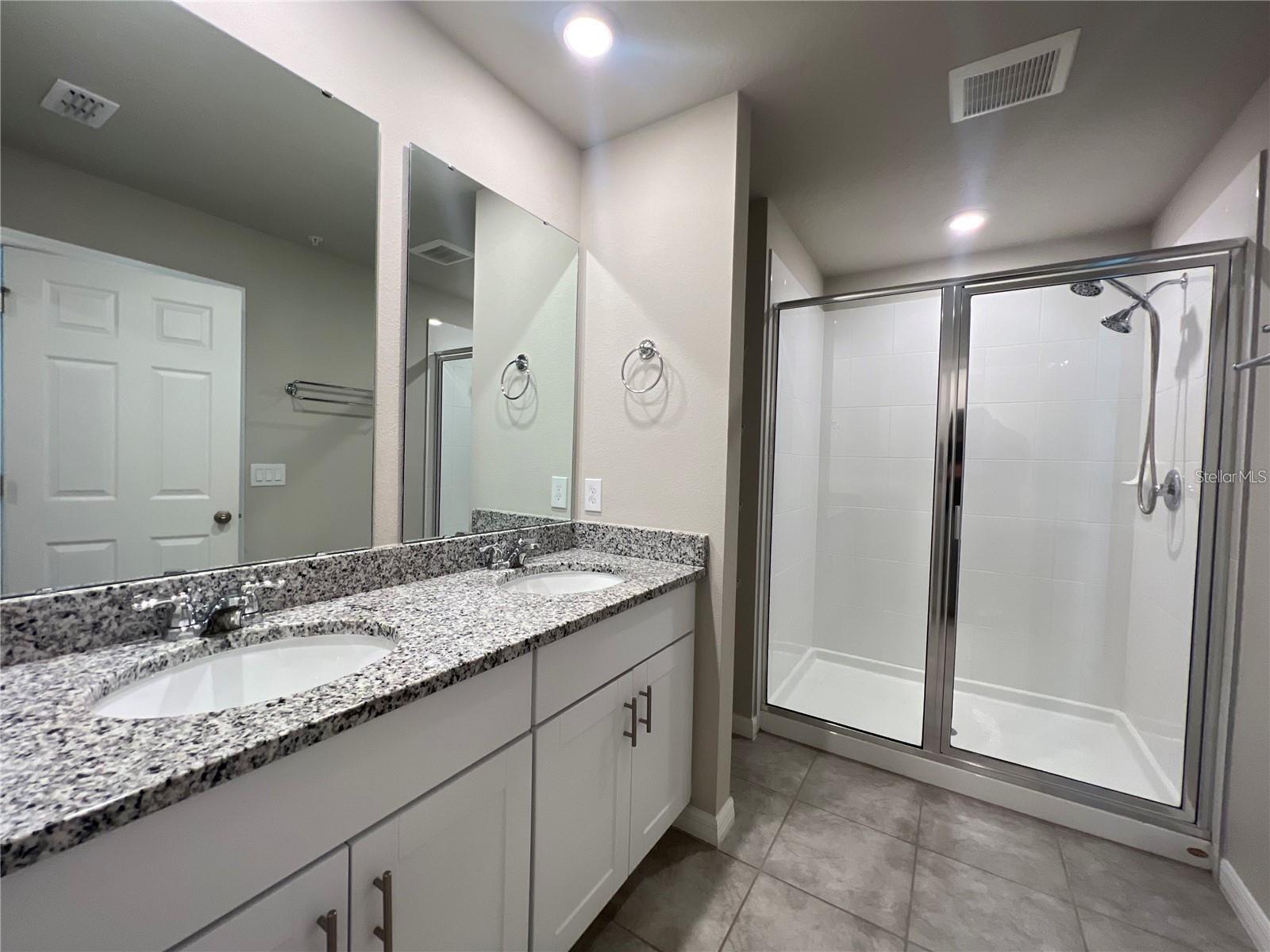 GREENS/FRST LAKE PH 1 - Residential Lease