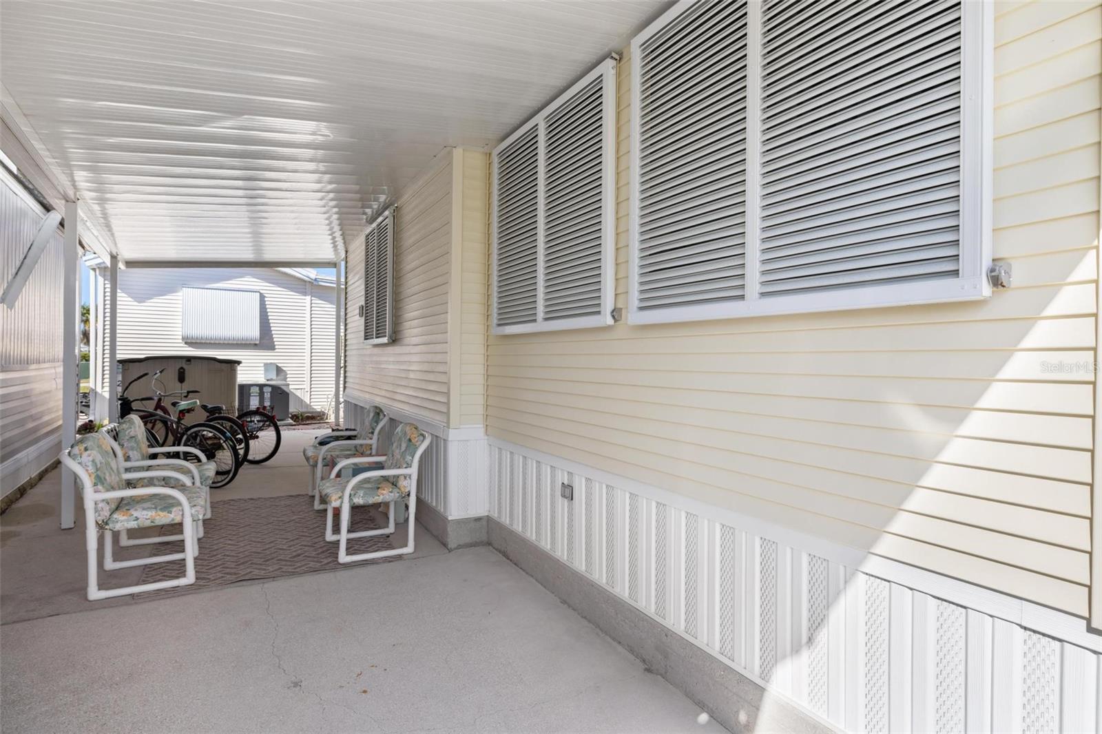 HOLIDAY TRAVEL PARK ENGLEWOOD - Residential