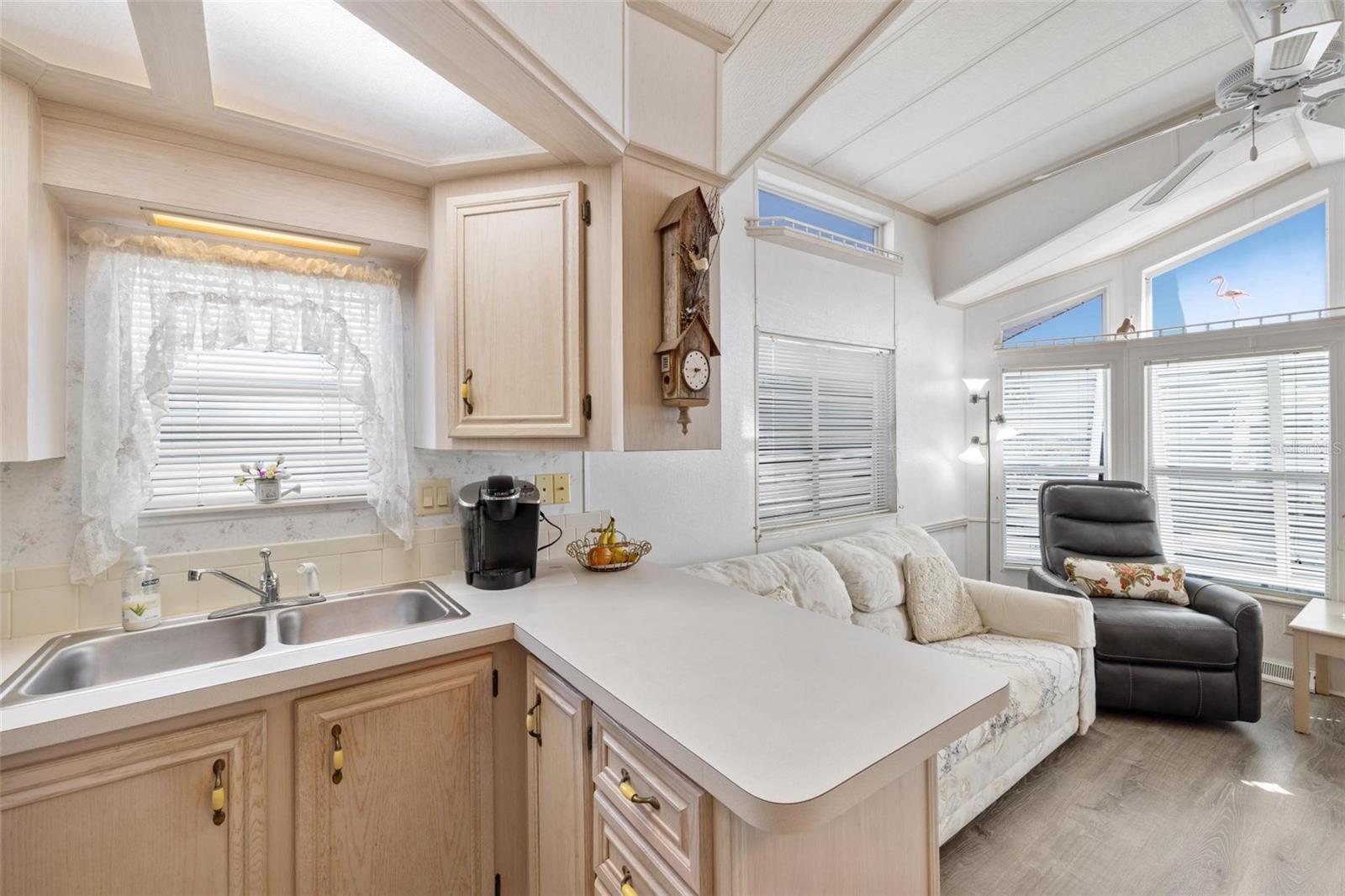HOLIDAY TRAVEL PARK ENGLEWOOD - Residential
