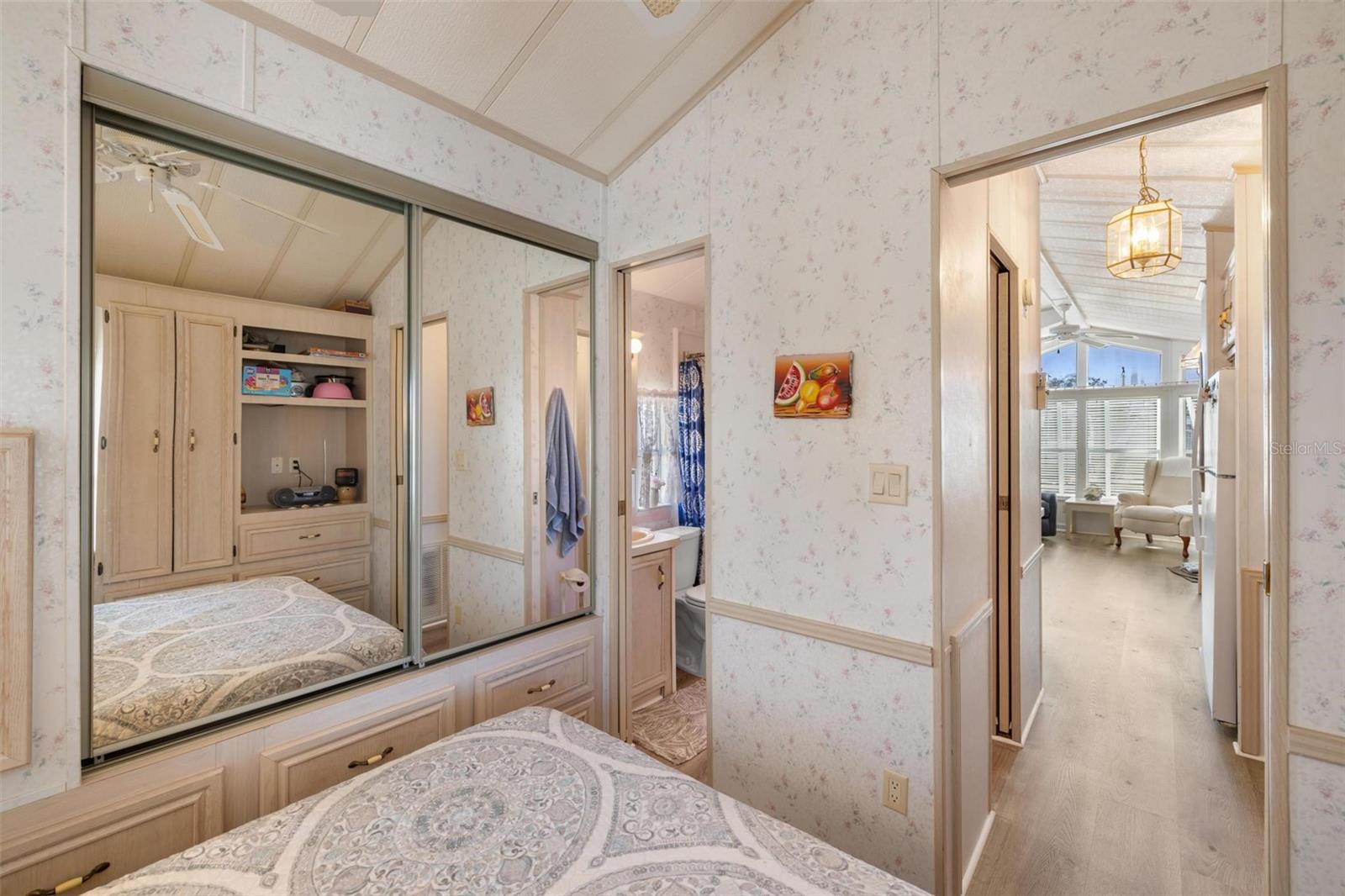 HOLIDAY TRAVEL PARK ENGLEWOOD - Residential