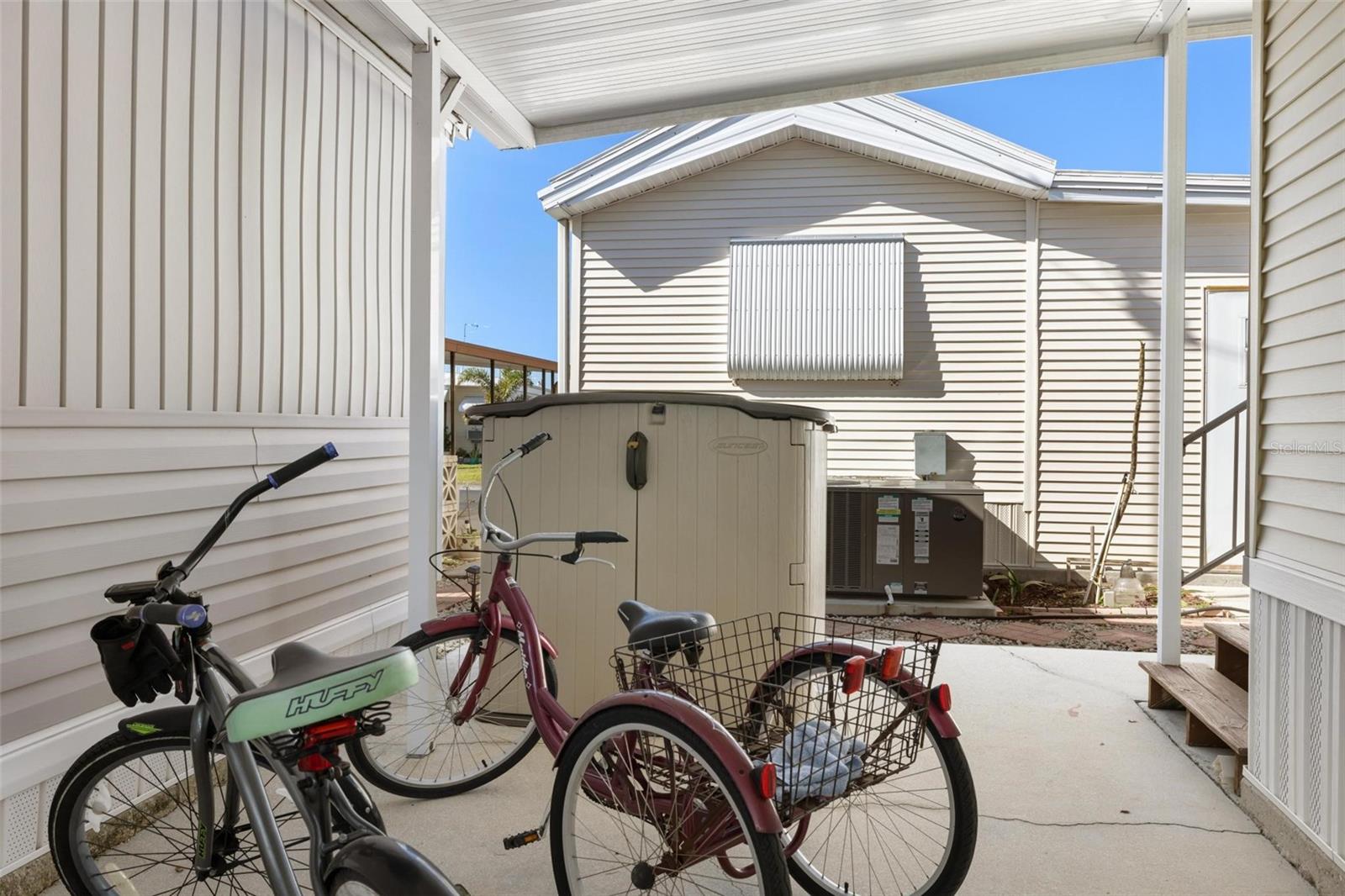 HOLIDAY TRAVEL PARK ENGLEWOOD - Residential