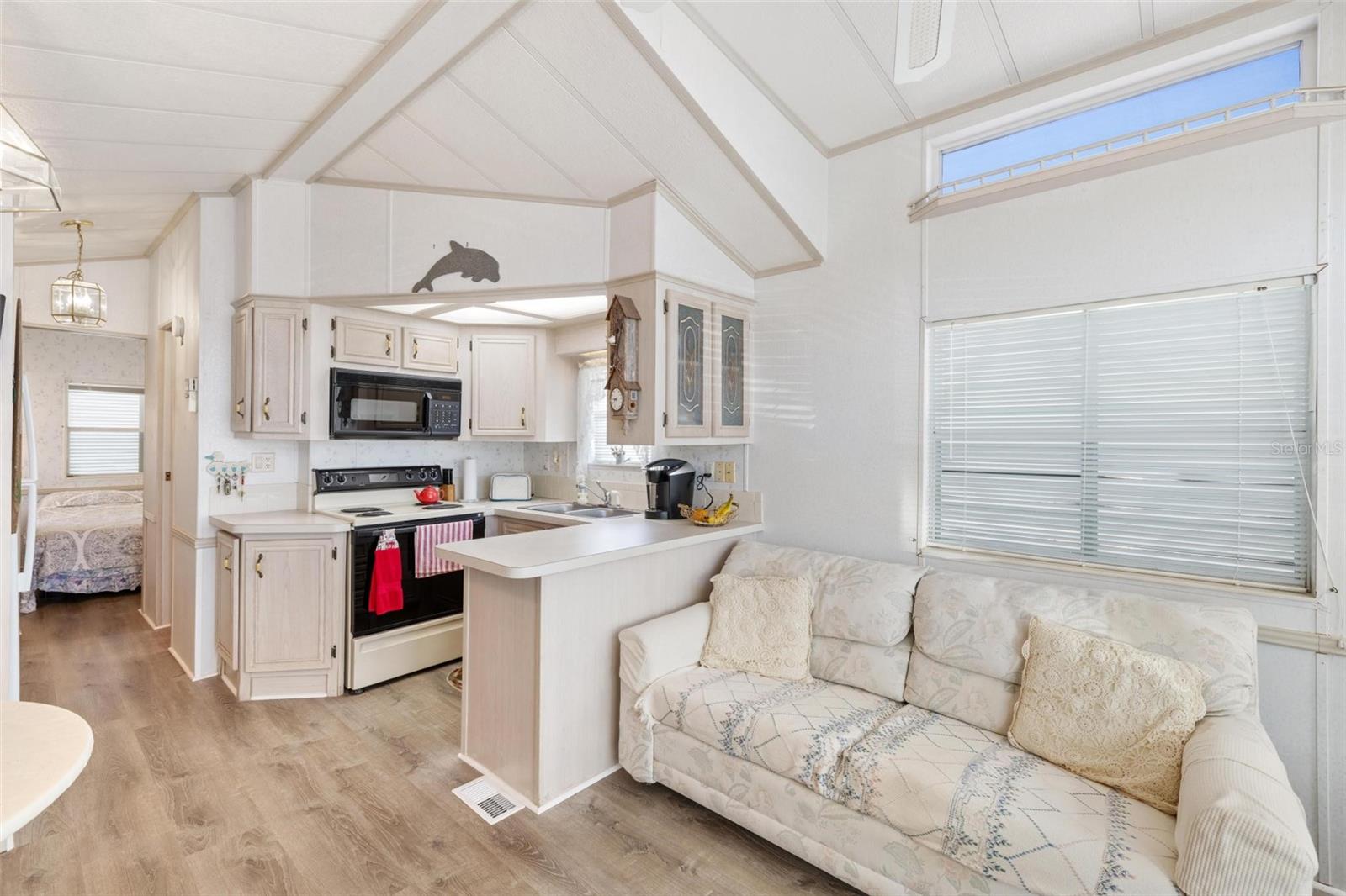 HOLIDAY TRAVEL PARK ENGLEWOOD - Residential