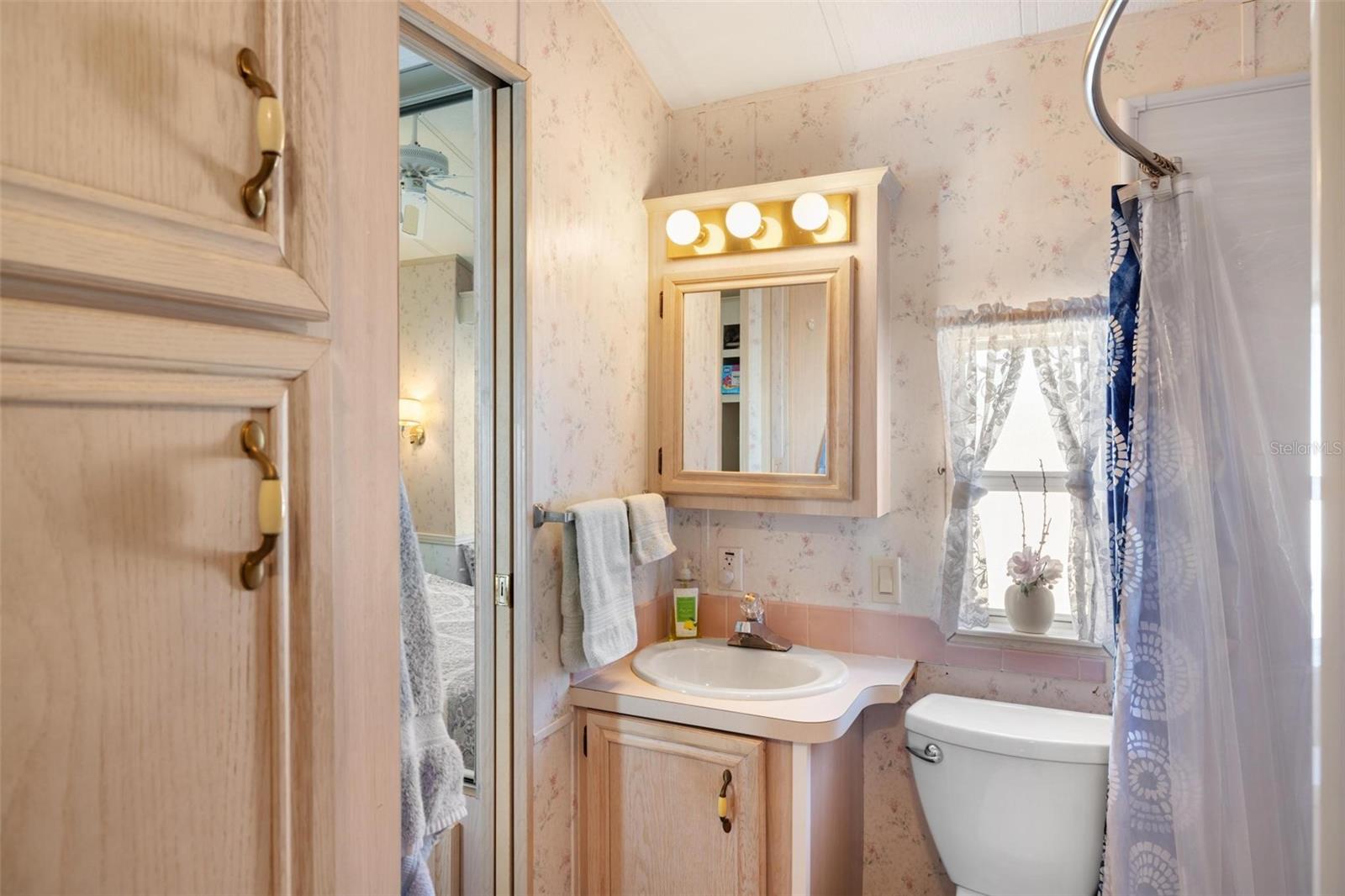 HOLIDAY TRAVEL PARK ENGLEWOOD - Residential