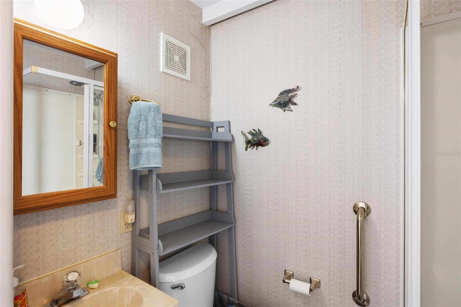HOLIDAY TRAVEL PARK ENGLEWOOD - Residential
