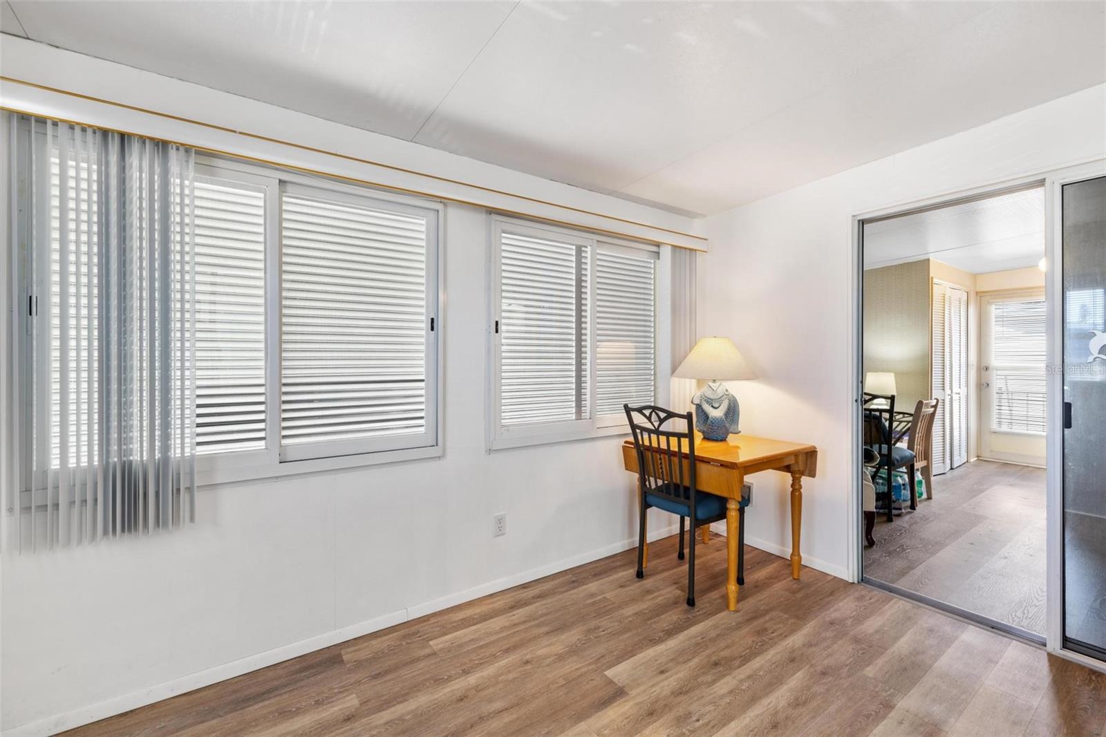 HOLIDAY TRAVEL PARK ENGLEWOOD - Residential