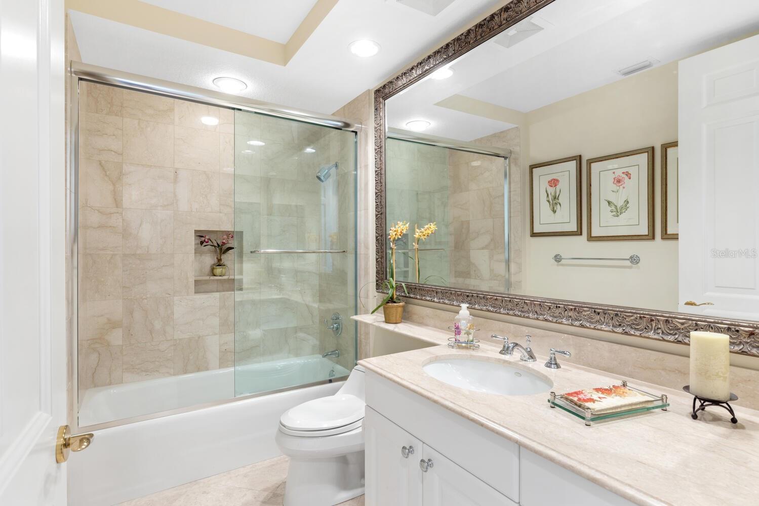 THE TOWER RESIDENCES - Residential