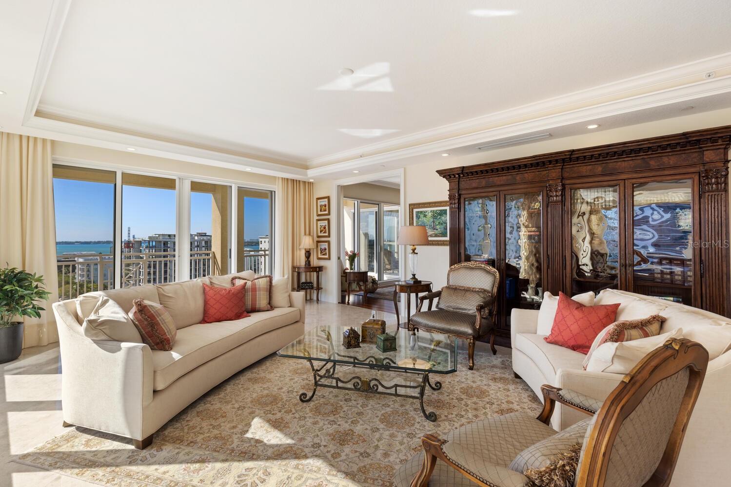 THE TOWER RESIDENCES - Residential