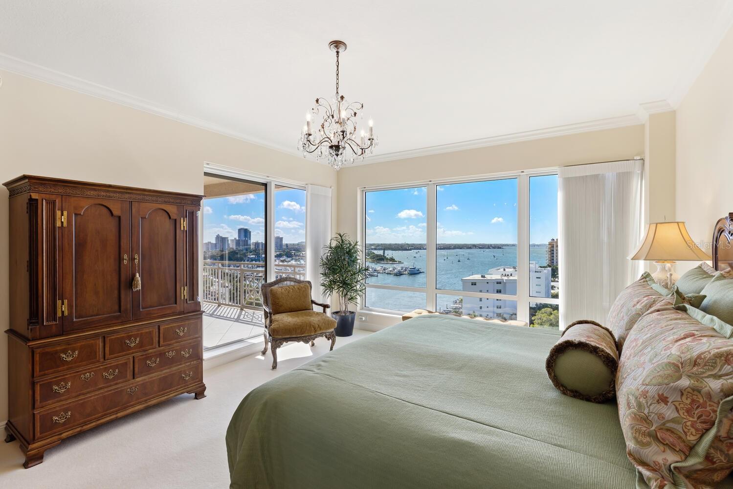 THE TOWER RESIDENCES - Residential