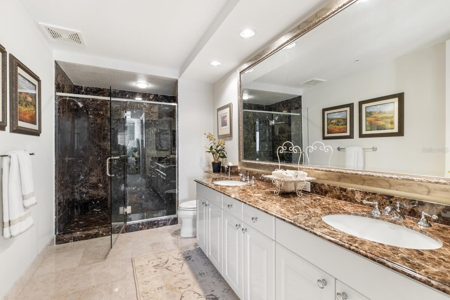 THE TOWER RESIDENCES - Residential