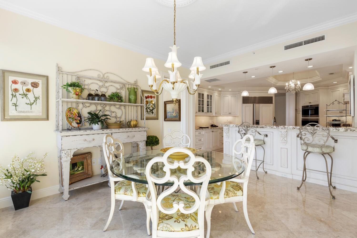 THE TOWER RESIDENCES - Residential