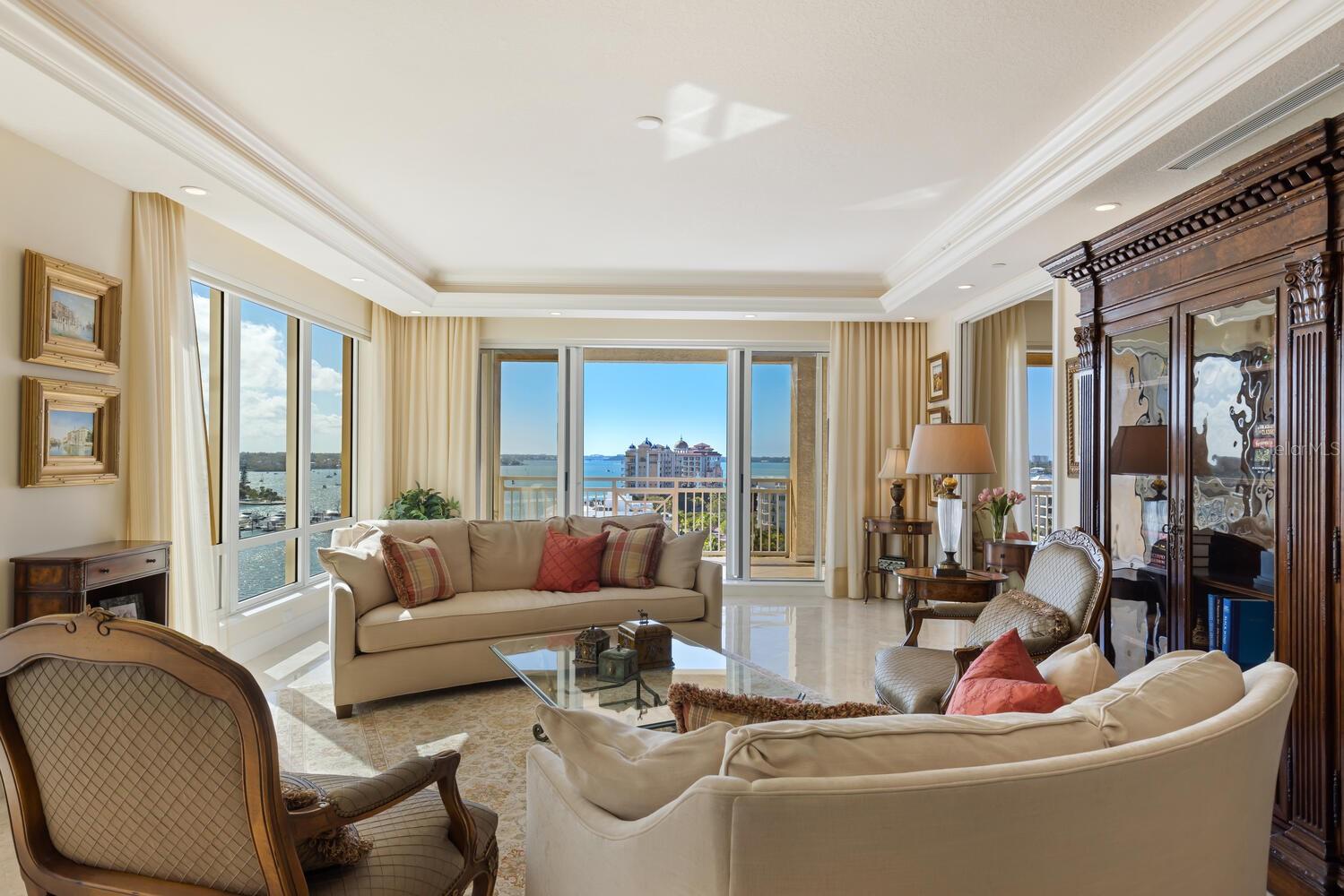 THE TOWER RESIDENCES - Residential